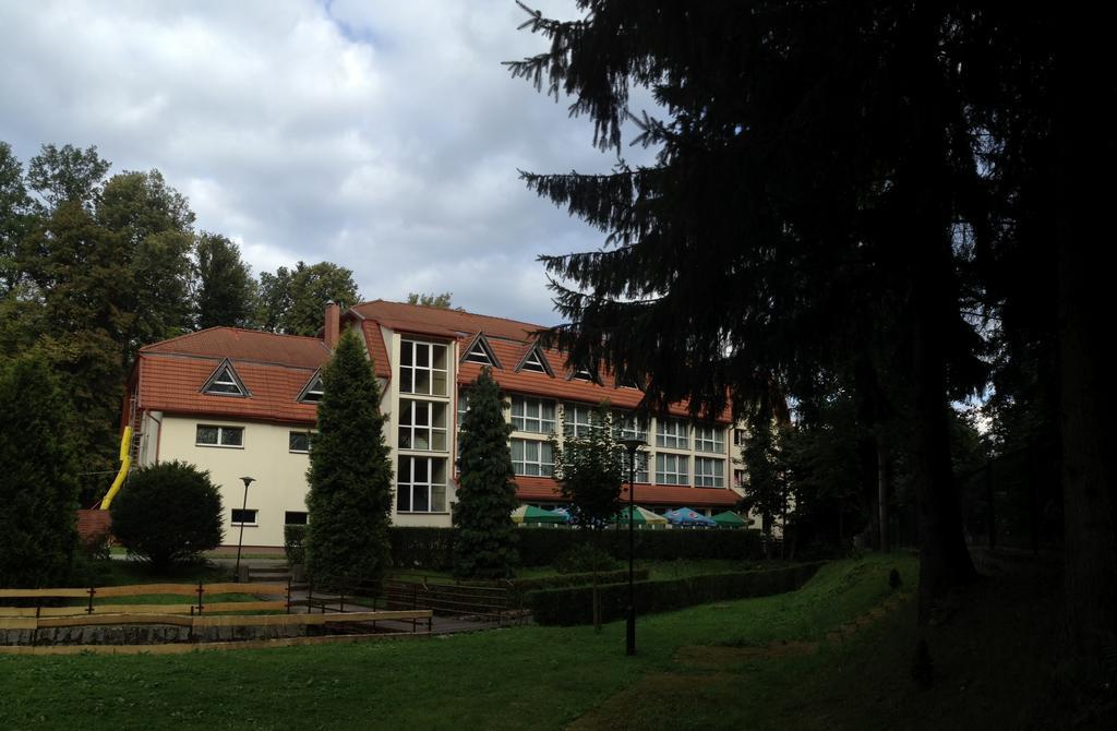 Hotel I Restauracja Złoty Las Екстериор снимка