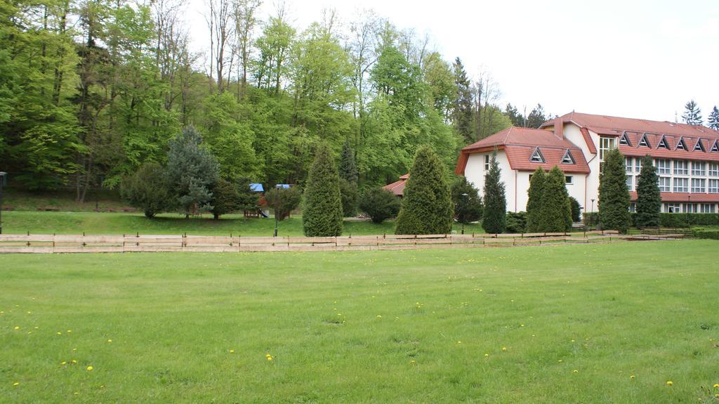 Hotel I Restauracja Złoty Las Екстериор снимка