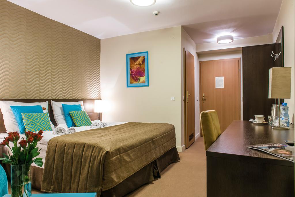 Hotel I Restauracja Złoty Las Екстериор снимка