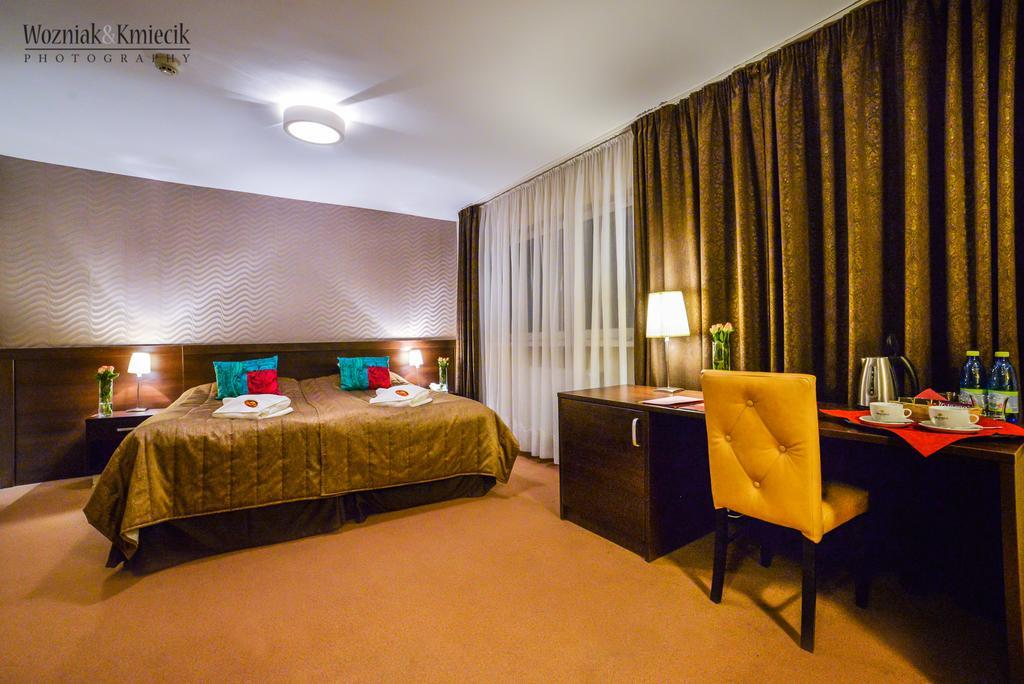 Hotel I Restauracja Złoty Las Екстериор снимка